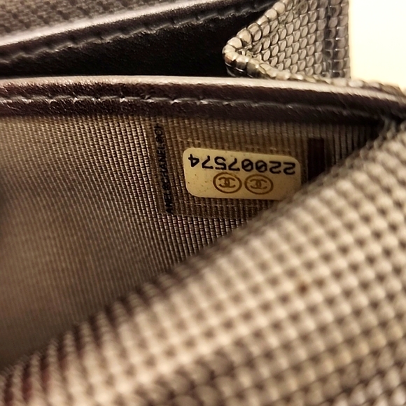 Chanel Matelasse Quilted CC Silver T Flap Wallet Leather Mesh + Entrupy COA - Picture 9 of 16